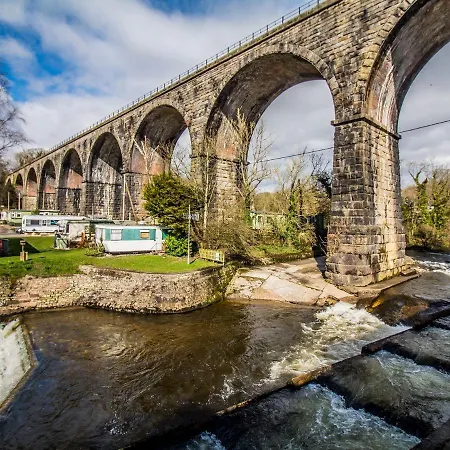 The Old Tanyard 펜션 잉글턴